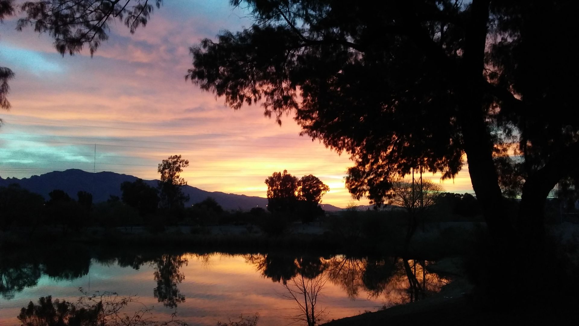 Sunrise ove Archer Lake